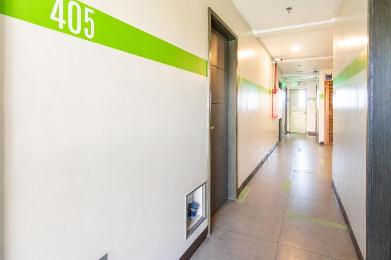 OYO 136 Regal Residences Cidade Quezon Exterior foto